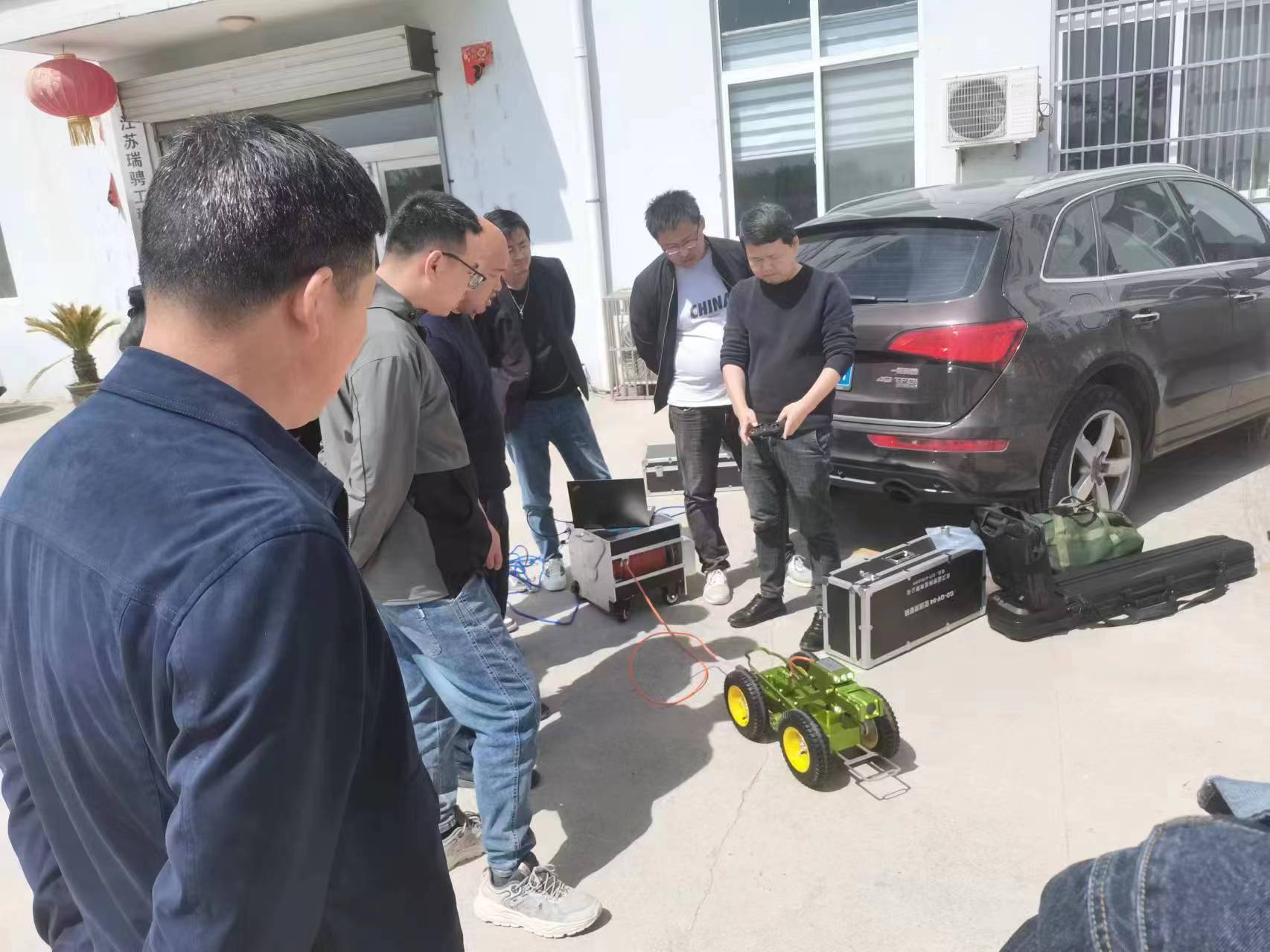 管道機(jī)器人現(xiàn)場培訓(xùn)圖1.jpg 管道機(jī)器人現(xiàn)場培訓(xùn)圖1.jpg