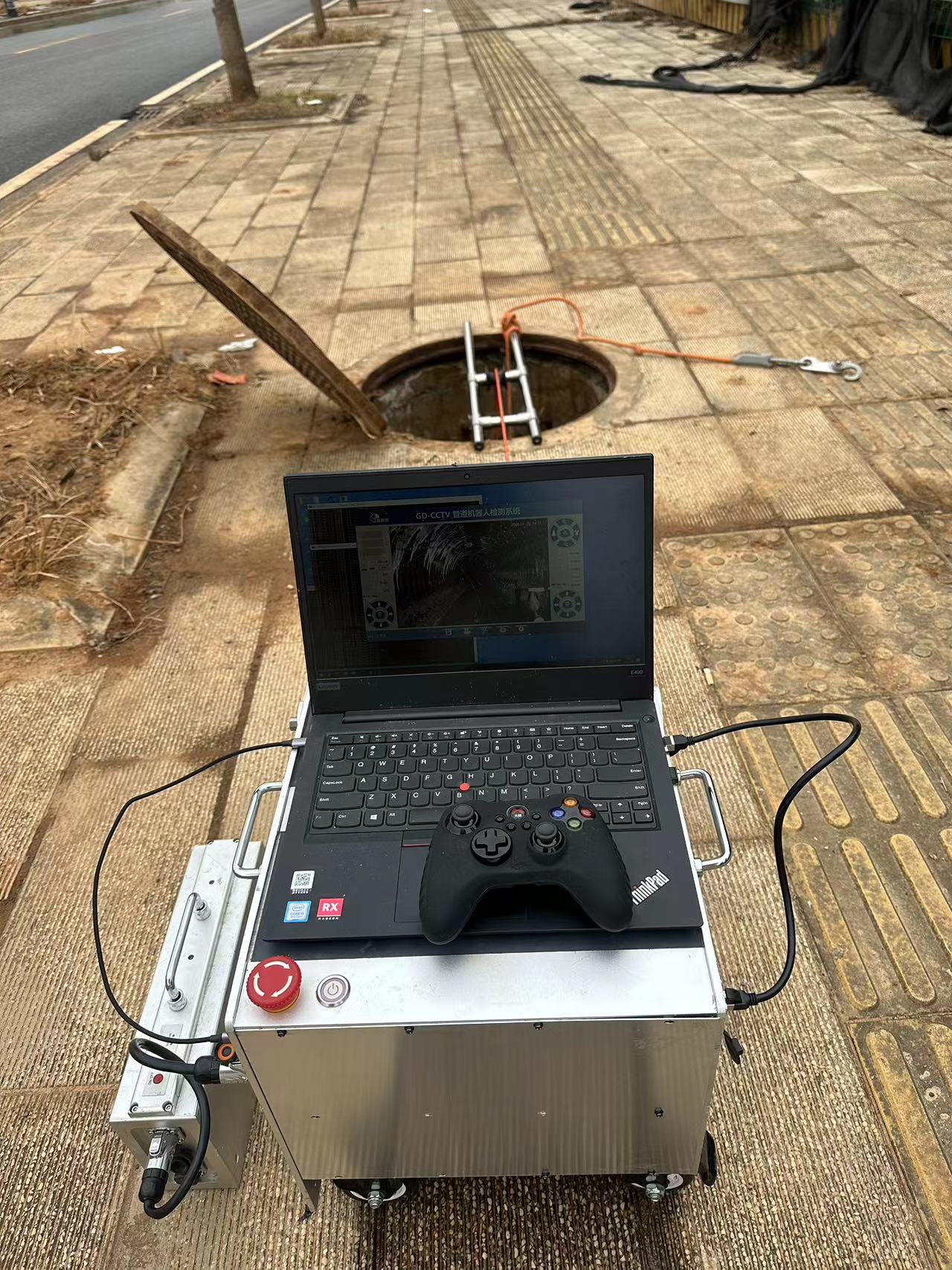 現(xiàn)場絞車圖.jpg 現(xiàn)場絞車圖.jpg